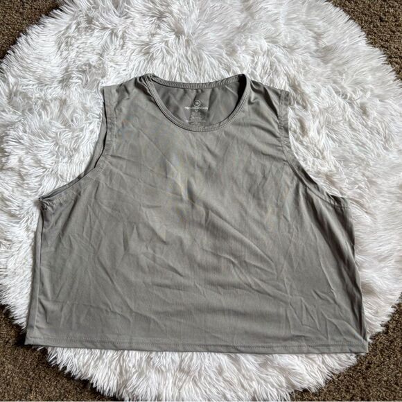 Real Essentials Tank Tops 3 Total Womens Size Medium - Picture 2 of 10